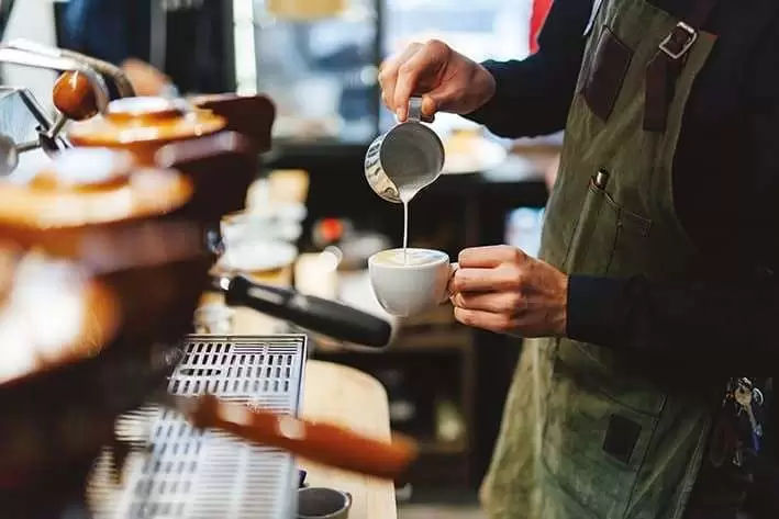 Mai multe localuri din România dau în judecată statul pentru modul de impozitare a cafelei.