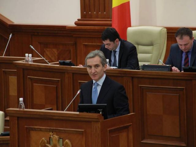 Premierul in exercitiu a continuat sa faca precizari si pe pagina sa de Facebook, dupa ce nu a primit vot de incredere din partea deputatilor.