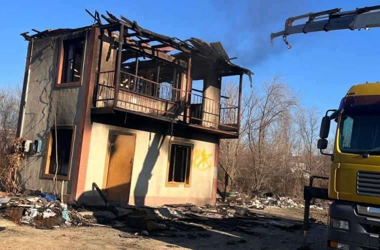 O clădire construită ilegal în sectorul Râșcani al Capitalei a fost demolată.