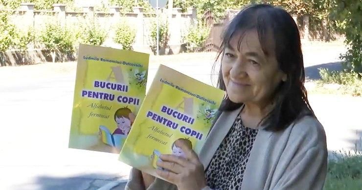 Учительницу, которая 30 лет преподавала детям, выгнали из приюта.