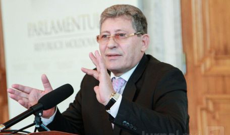 Reprezentanţii Partidului Liberal solicită PLDM şi PDM un răspuns clar dacă după alegerile parlamentare, cele două formaţiuni vor face coaliţie cu PCRM.