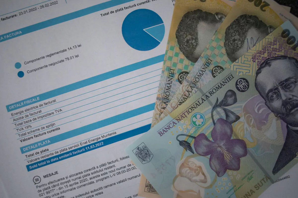 В августе счета за электричество для румын удвоились: был отменен потолок цен.