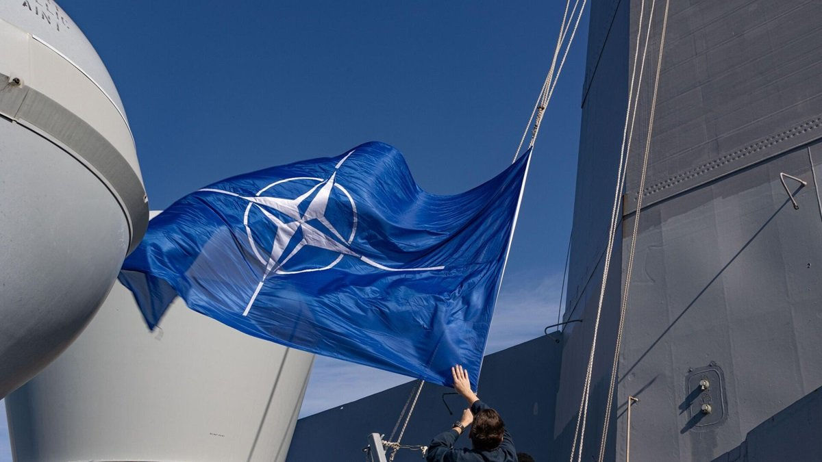 NATO dorește să stabilească obiective concrete privind producția de armament pentru statele membre.