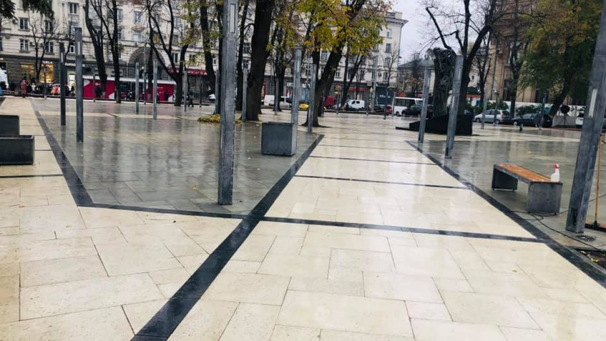 Преображение сквера Михая Эминеску вызвало неоднозначную реакцию горожан.