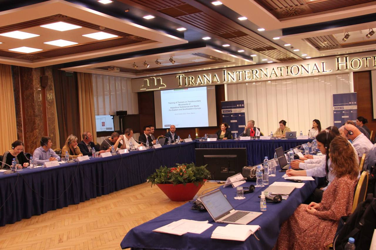 Таможня Молдовы будет бороться с незаконными перевозками опасных отходов.