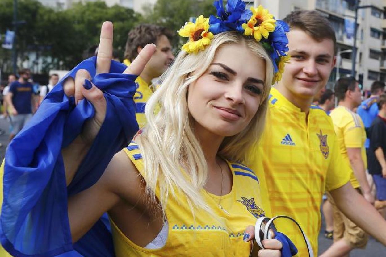 Граждан Украины меньше всего беспокоит статус русского языка.