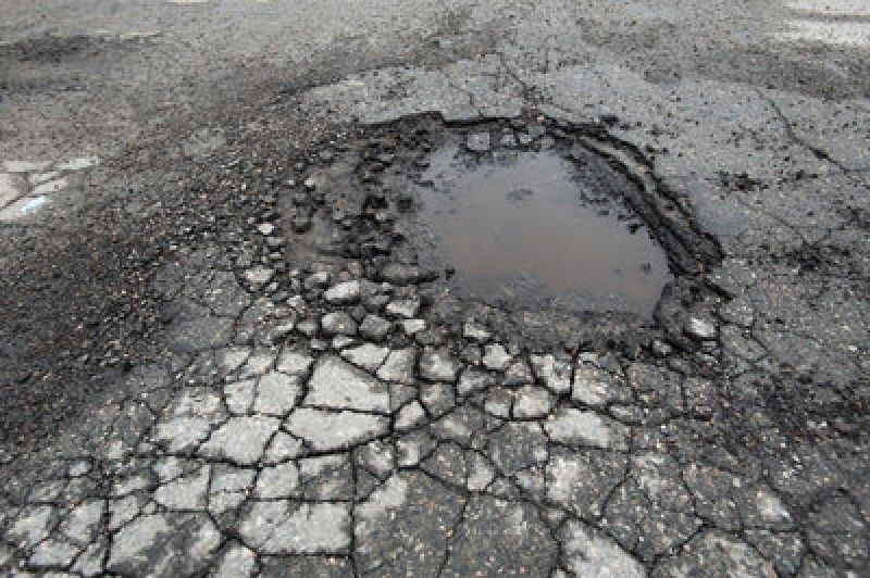 Localnicii din satul Hîrbovăţ raionul Anenii Noi au avut parte de drum asfaltat doar pentru patru ore.