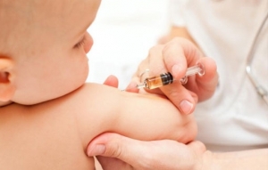 În R. Moldova începe vaccinarea contra gripei sezoniere. Oamenii predispuşi unui risc înalt de infectare vor fi imunizaţi gratuit.