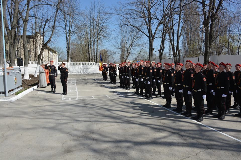 Воинская часть 1006 была создана в 1993 году и подготовила 71 выпуск командиров низшего ранга. Фото: facebook.com/Departamentul Trupelor de Carabinieri al MAI.