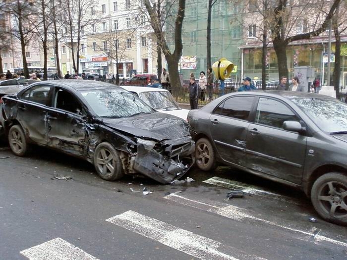 Potrivit oficialului, în ultimii ani, sînt reabilitate și reparate mai multe drumuri, însă nu se ține cont și de necesitatea edificării infrastructurii pentru siguranța în trafic.