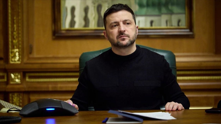 Зеленский: Украина готова к трехсторонним переговорам в любой безопасной стране.