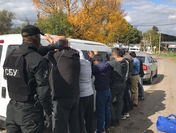 Гражданин Молдовы нелегально отправлял мигрантов через Украину в ЕС.