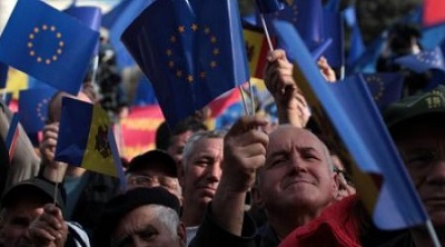 В последнее время до крайности обострилось противостояние, где-то носящее даже антагонистический характер, между сторонниками западного и восточного, как экономического, так и цивилизационного векторов Молдовы.