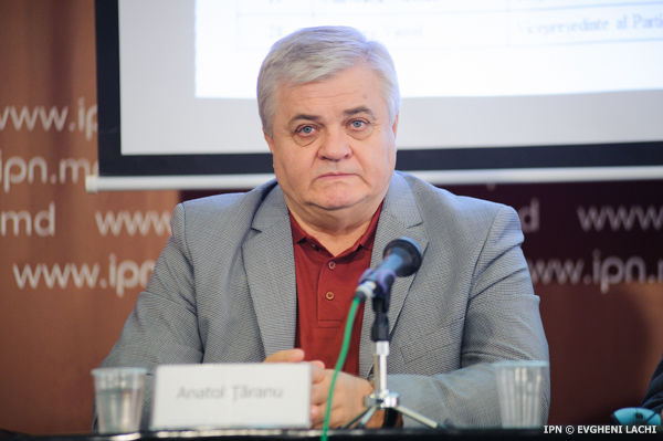 Anatol Ţăranu, directorul Centrului de analiză şi consultanţă politică „Politicon”.