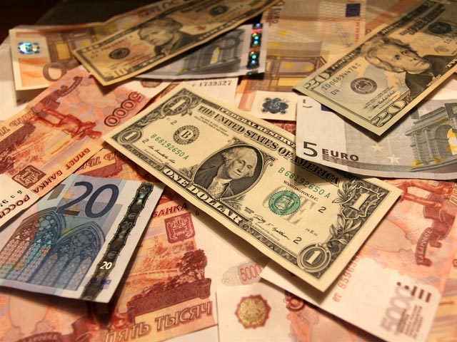 Максимум стоимости бивалютной корзины составил 41,15 рубля.