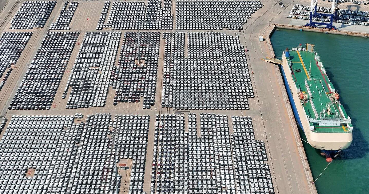 Criză de supraproducție: Portul belgian Zeebrugge este plin de mașini electrice.