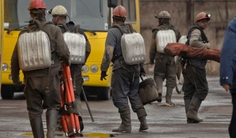O explozie de metan într-o mină din Lugansk, Ucraina a luat viaţa unui miner, iar alţi nouă au rămas blocaţi sub dărâmături. Foto: zzl.lv