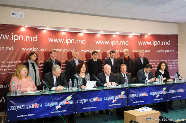 Reprezentanţii platformei au chemat oamenii să vină în PMAN pentru a-şi exprima punctul de vedere într-un mod paşnic