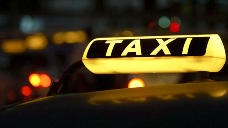 O femeie de 27 de ani din orașul Ungheni a născut în taxi, în drum spre Chișinău. Foto: autostrada.md