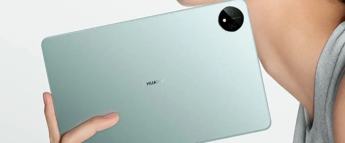 Huawei выпускает первый в мире планшет со спутниковой связью.