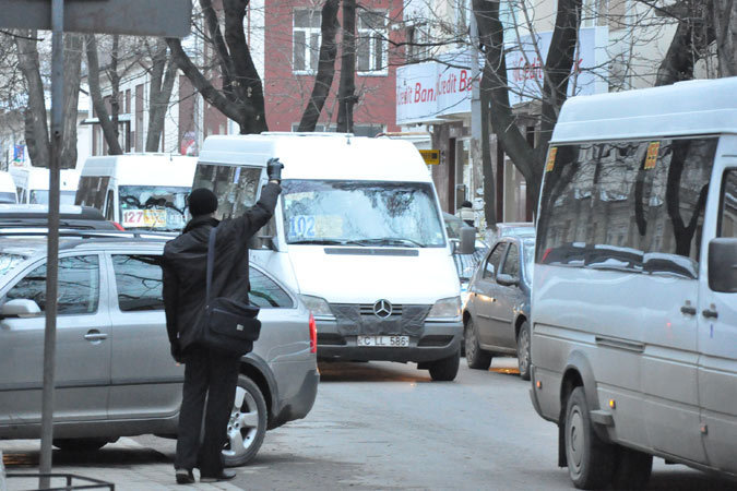 В столице и пригородах зарегистрировано 250 тысяч автомобилей.