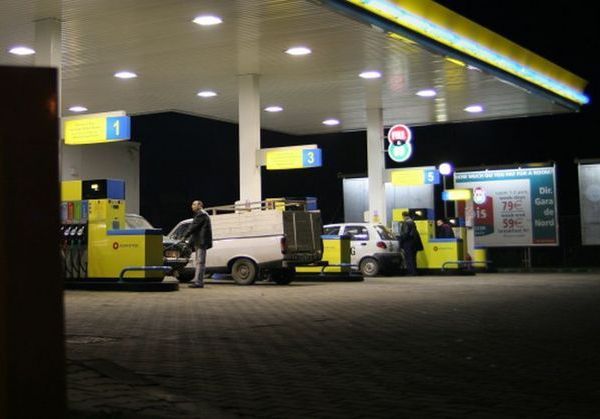 Opt ani de inchisoare pentru ca a incercat sa jefuiasca o statie PECO. Foto: botosaneanul.ro