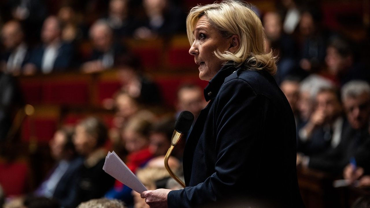 Le Pen îndeamnă Franța să adopte strategia dură a lui Trump privind migrația.