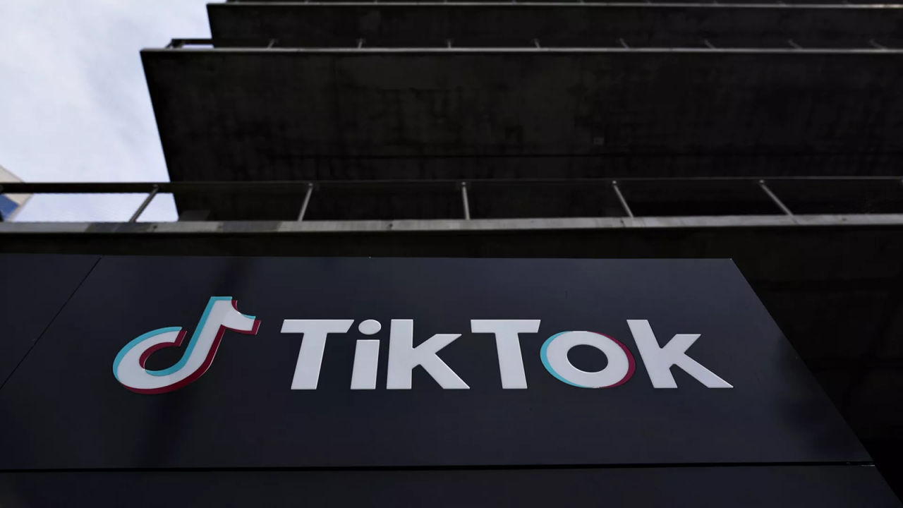 UE solicită răspunsuri urgente din partea platformei TikTok cu privire la alegerile din România.