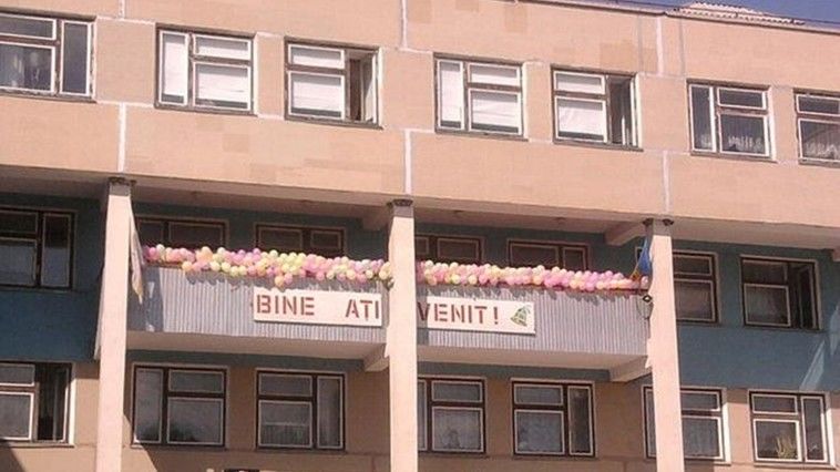 Un elev de 13 ani a murit înainte ca să intre la ore.