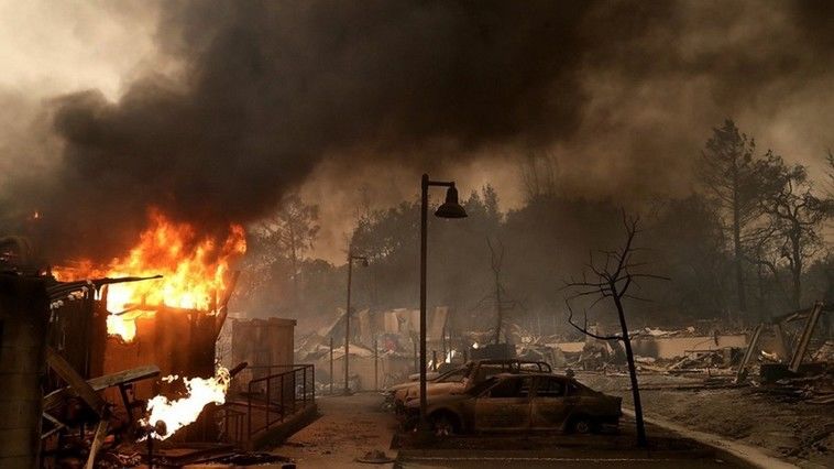 California: 40 de morţi, sute de persoane dispărute, mii - evacuate. Foto: news.ro