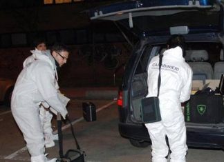 Предполагаемой версией смерти молодого человека является самоубийство.