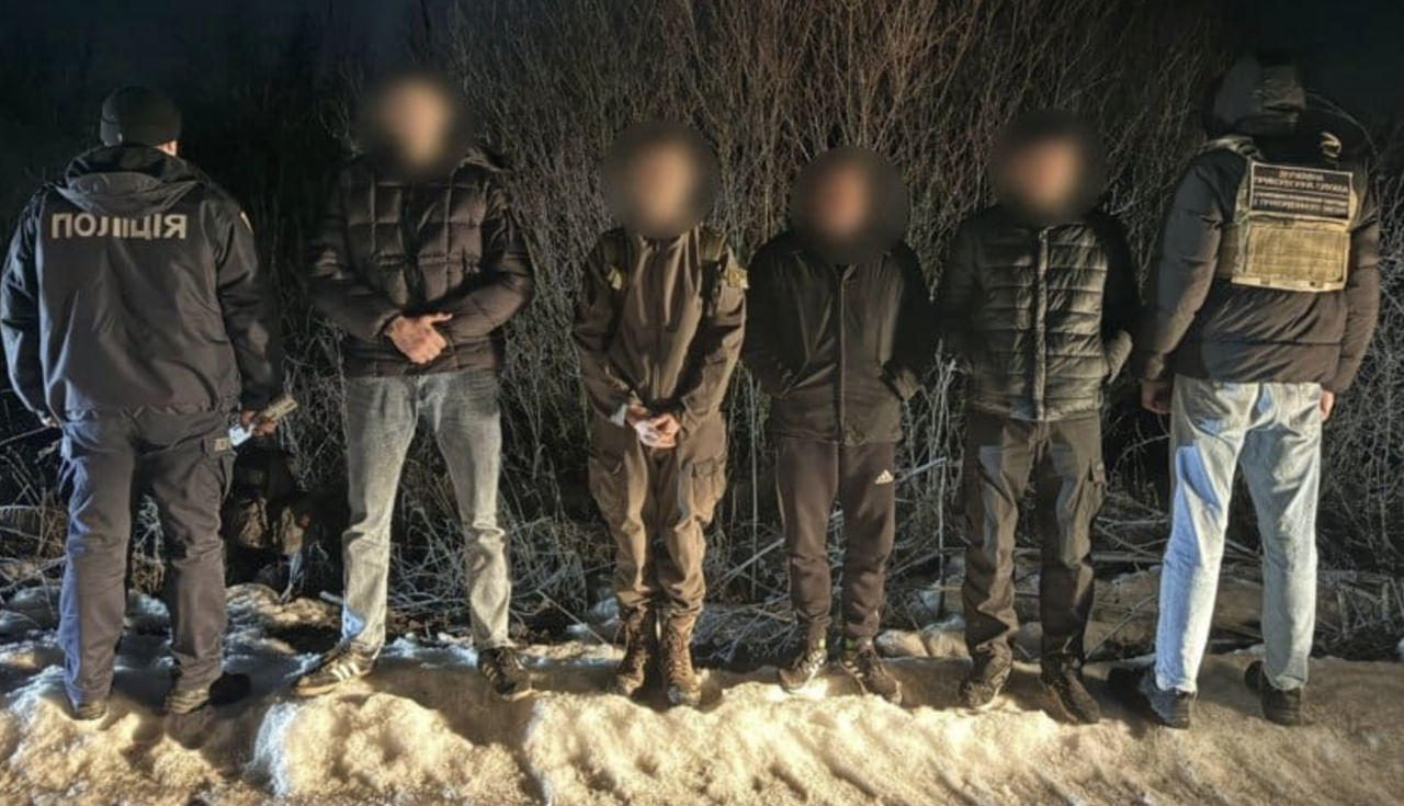 Tentativă de a intra ilegal în Moldova contra sumei de 4.500 de dolari: Patru bărbați, reținuți la frontieră.