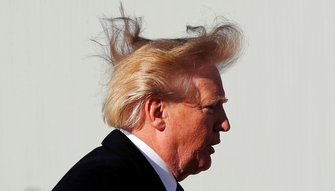 Трамп пошутил про свою лысину.