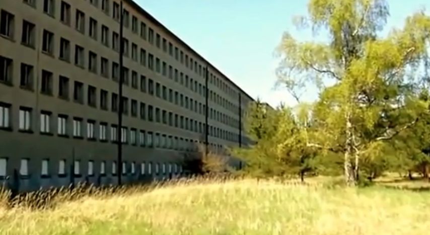 Открытие курорта ожидается в октябре этого года.