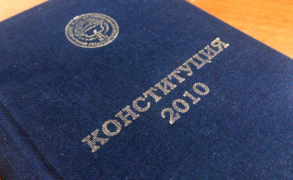 В Кыргызстане разгорается необычный политический кризис.