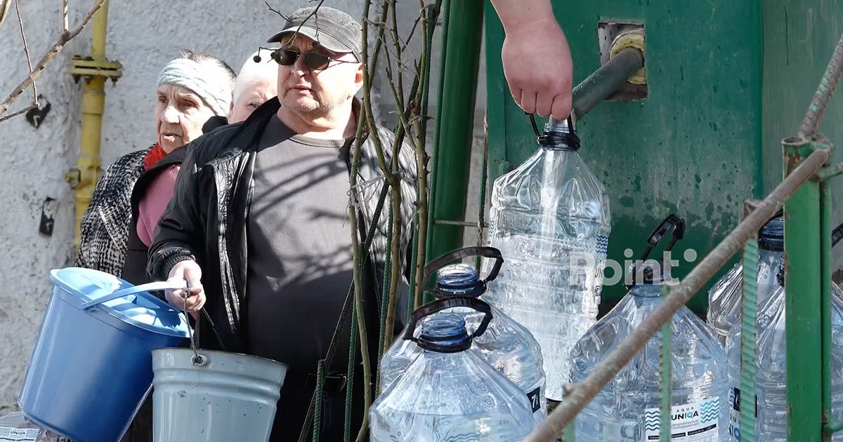 Водный кризис в Бельцах: горожане раскупают канистры, тазики и одноразовую посуду.