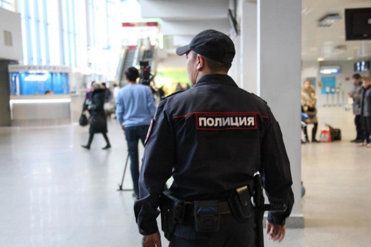 Мужчина оказался 30-летним гражданином Молдовы и находился на территории России, не имея на то законного права.