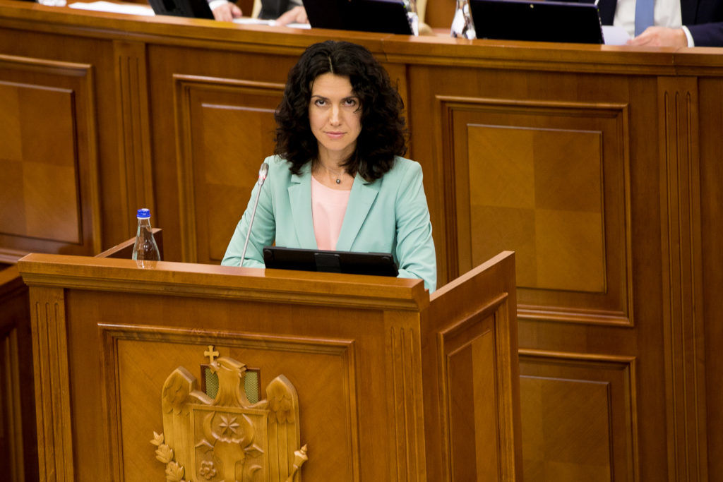 Председатель парламентской Комиссии по правовым вопросам Олеся Стамате.