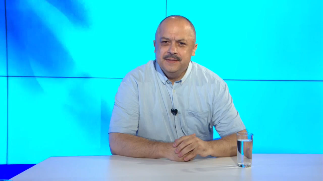 Историк Корнелиу Попович.