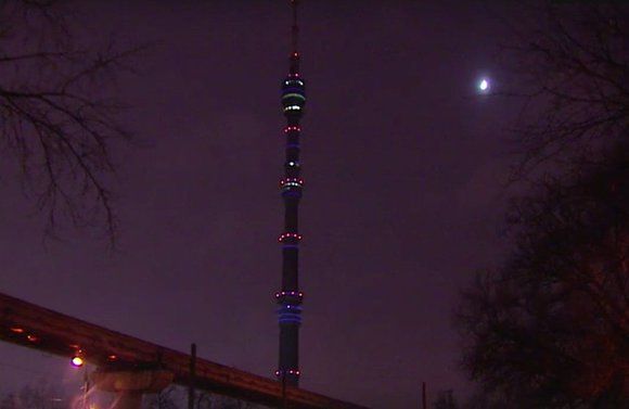В полночь по Москве погасла Останкинская башня в знак скорби по погибшим в Новой Зеландии.