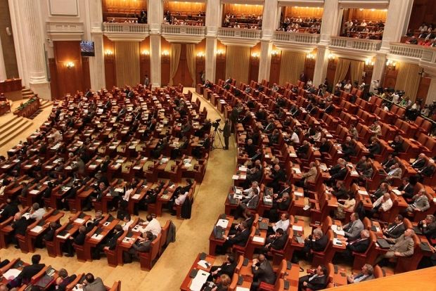 Declaraţia pentru celebrarea Unirii Basarabiei cu România, votată de Parlamentul României. 