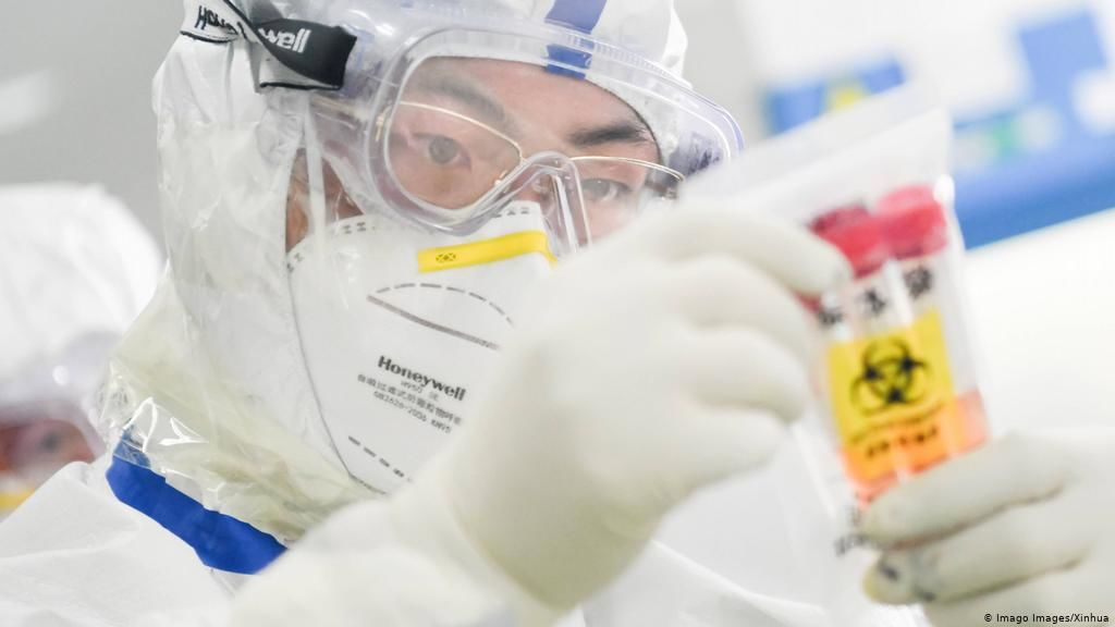 В ВОЗ прокомментировали вероятность утечки COVID–19 из лаборатории Уханя.