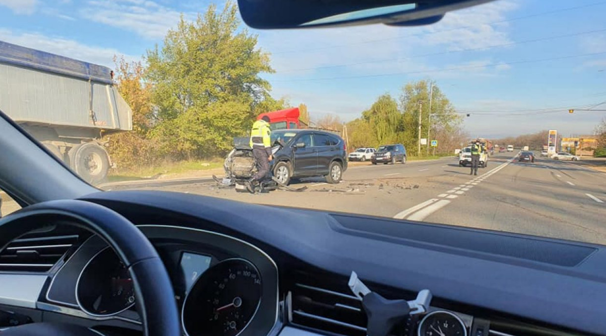 У въезда в Оргеев произошло ДТП.