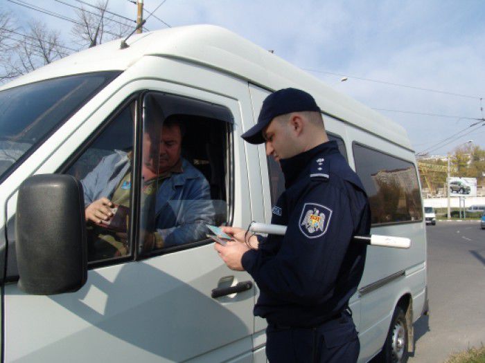Transport public fără revizie tehnică și cu defecte ale sistemului de frânare. Foto: igp.md