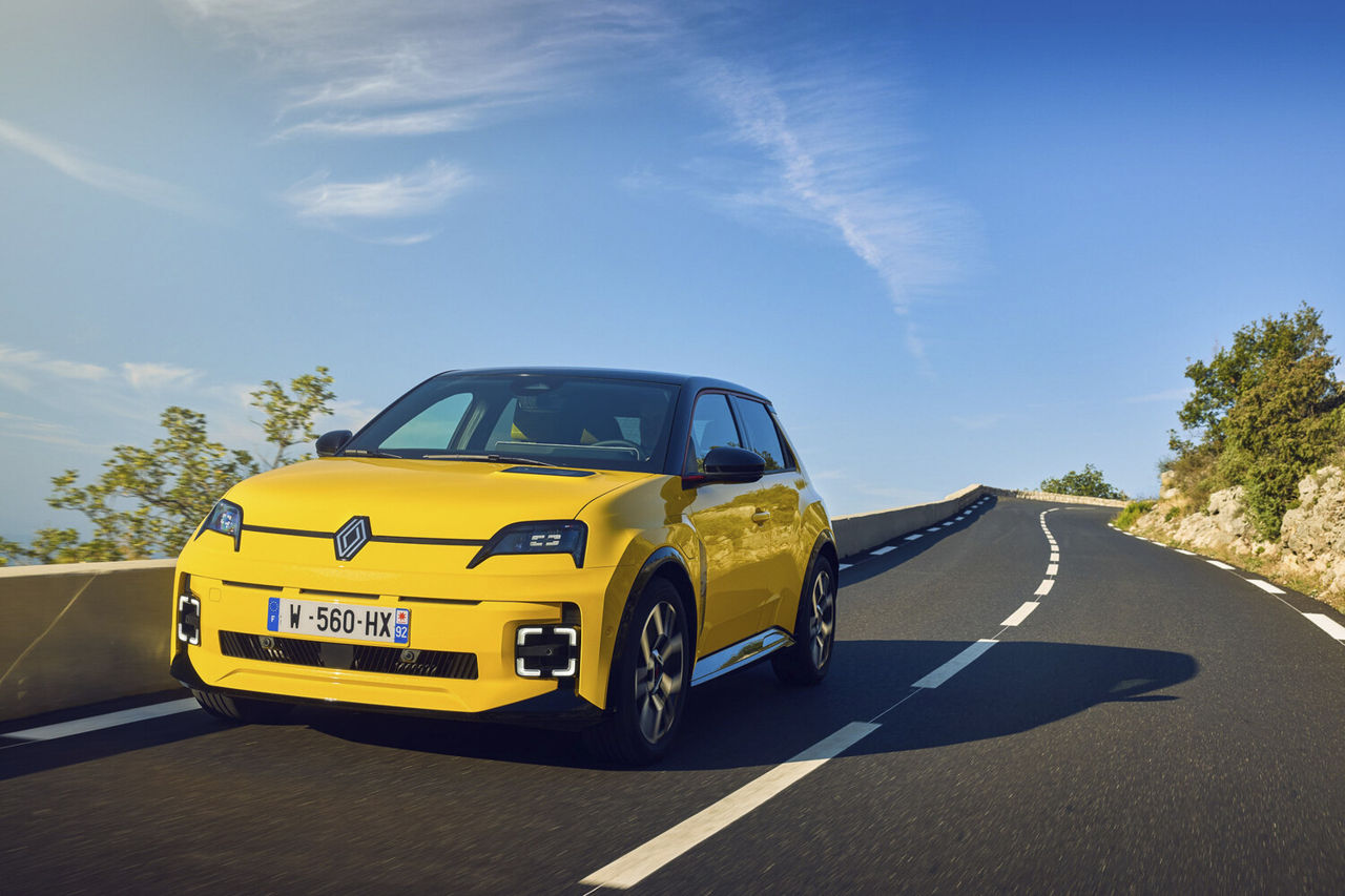 Renault 5 E-Tech стал обладателем титула «Автомобиль года в Европе».