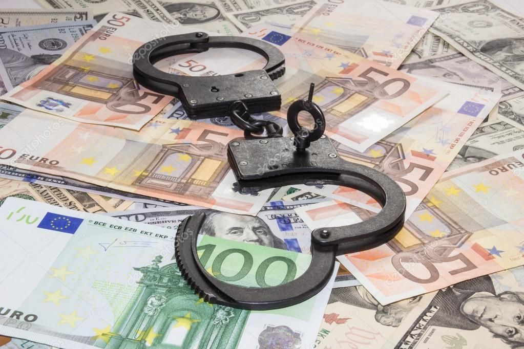 Мужчина требовал 9000 евро и машину за спасение от тюрьмы.
