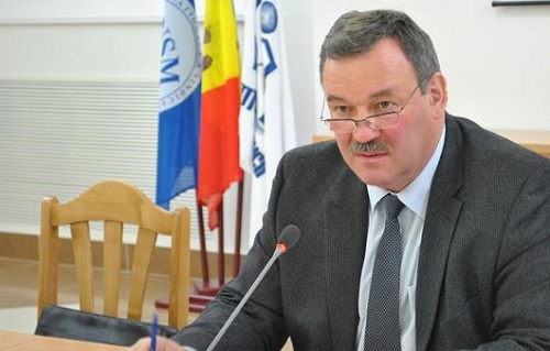 Представители профсоюзов и работодателей критиковали решение правительства об увеличении взноса обязательного медицинского страхования.