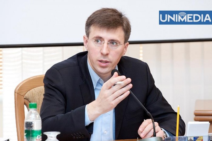 „Solicit Ministrului de Interne să vină în Parlament ca să explice acest caz de abuz din partea poliție”, a menționat liberalul Valeriu Munteanu.