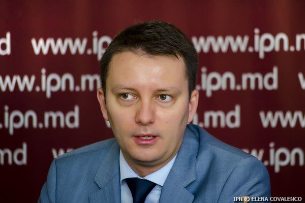 Мурешан призвал кишинёвских политиков не повторять негативный опыт Румынии с одномандатной избирательной системой. 