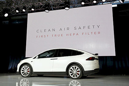 Tesla Motors пытается стать лидером по внедрению средств защиты от подобных катастроф.